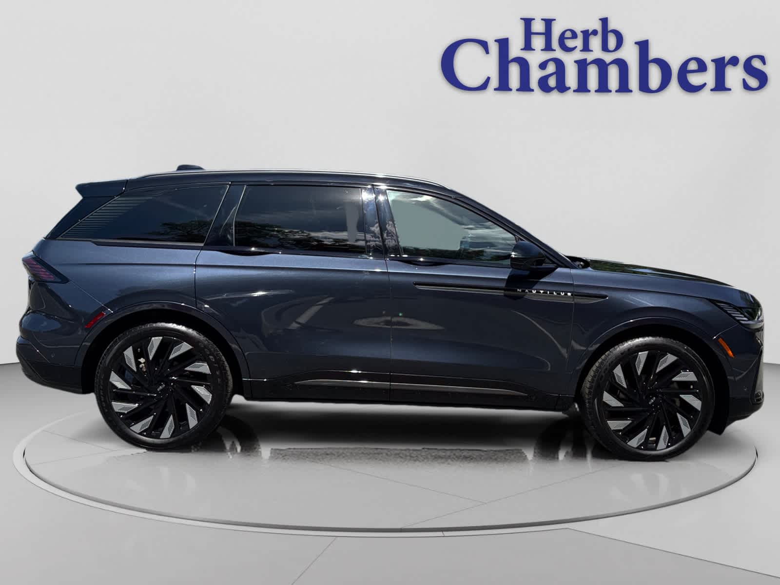 used 2024 Lincoln Nautilus car, priced at $47,999