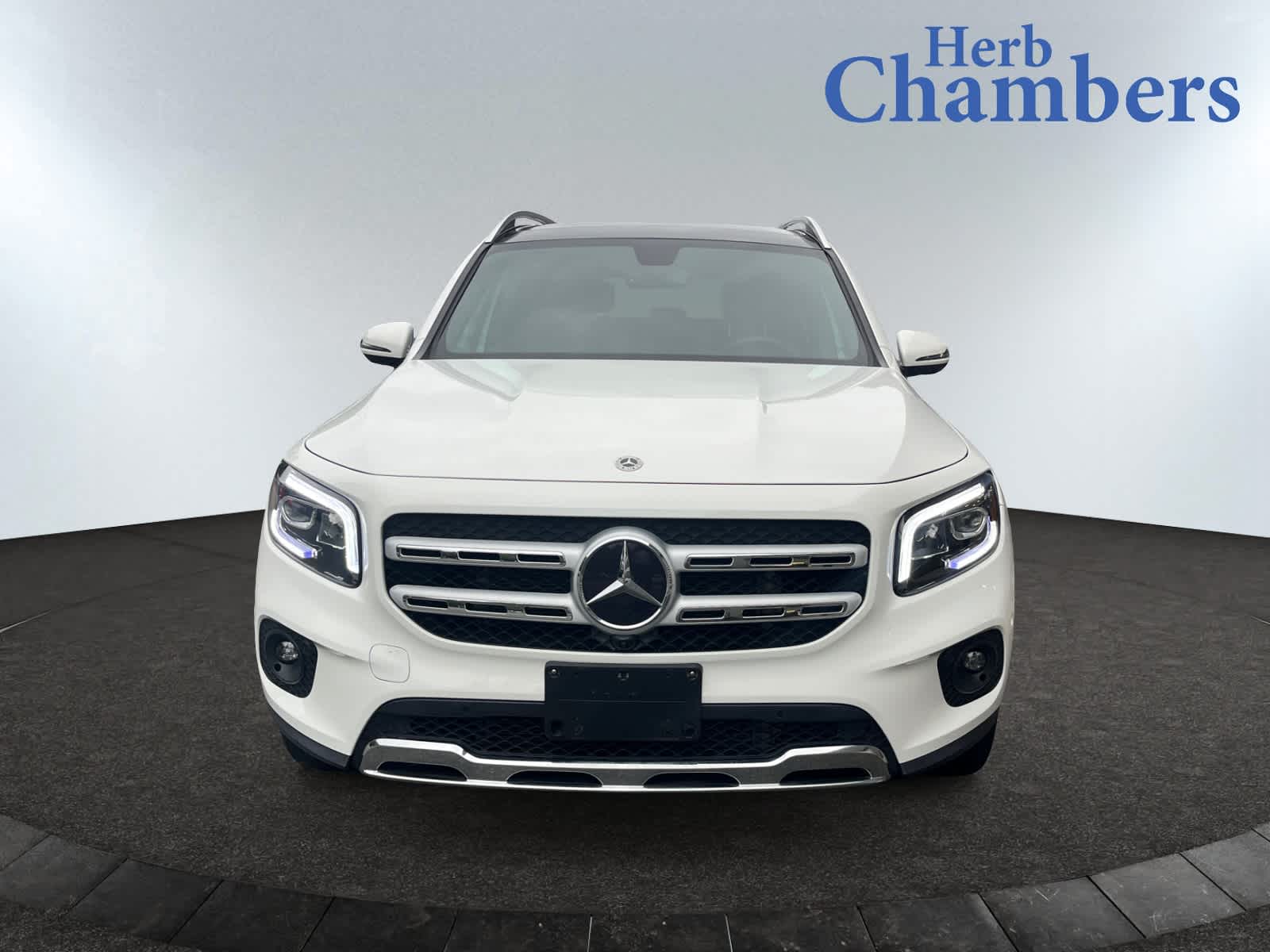 2023 Mercedes Benz GLB 250 4MATIC photo 2
