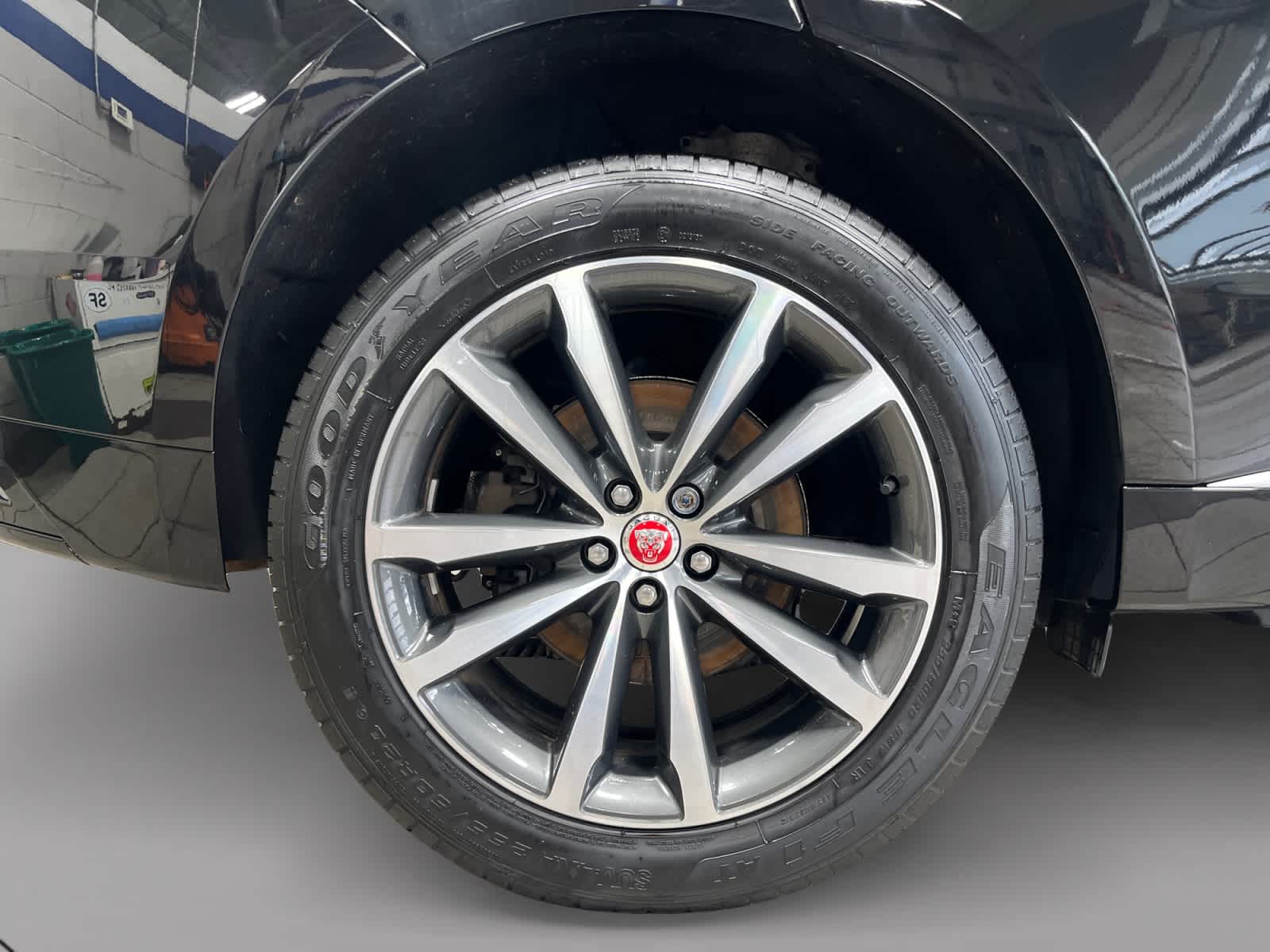 2023 Jaguar F-Pace S - Photo 19