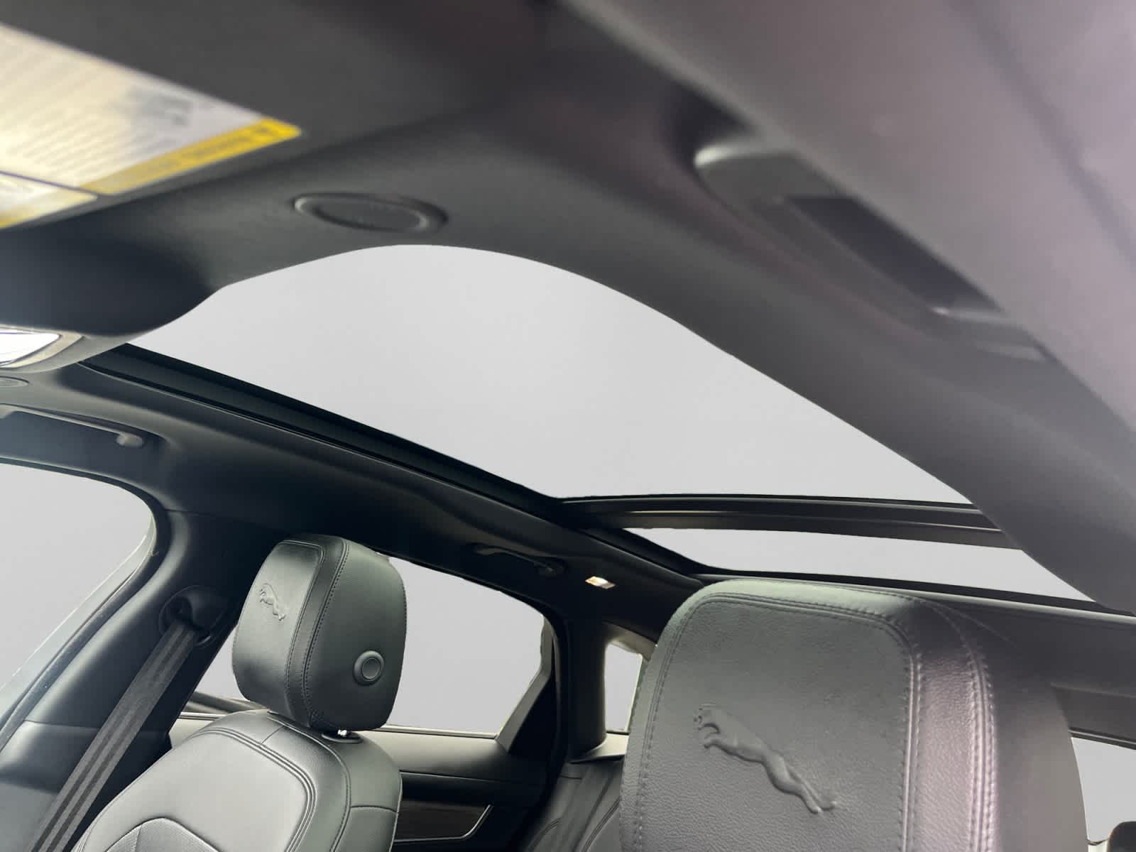 2023 Jaguar F-Pace S - Photo 10