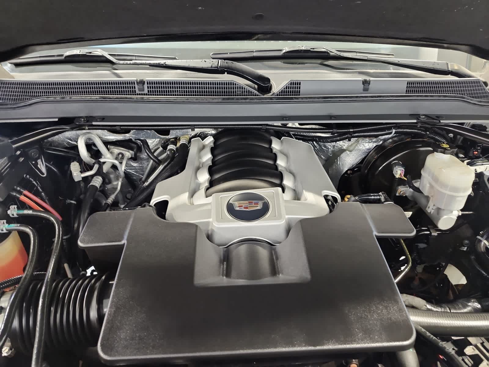 used 2018 Cadillac Escalade ESV car, priced at $29,997