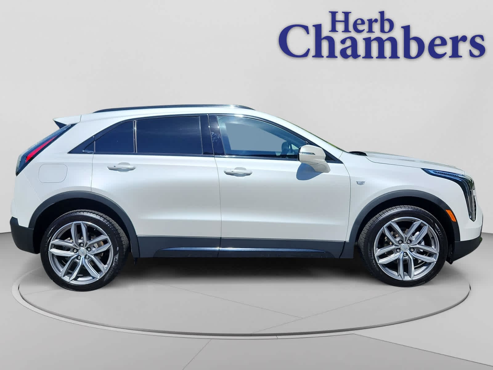 used 2022 Cadillac XT4 car, priced at $27,397