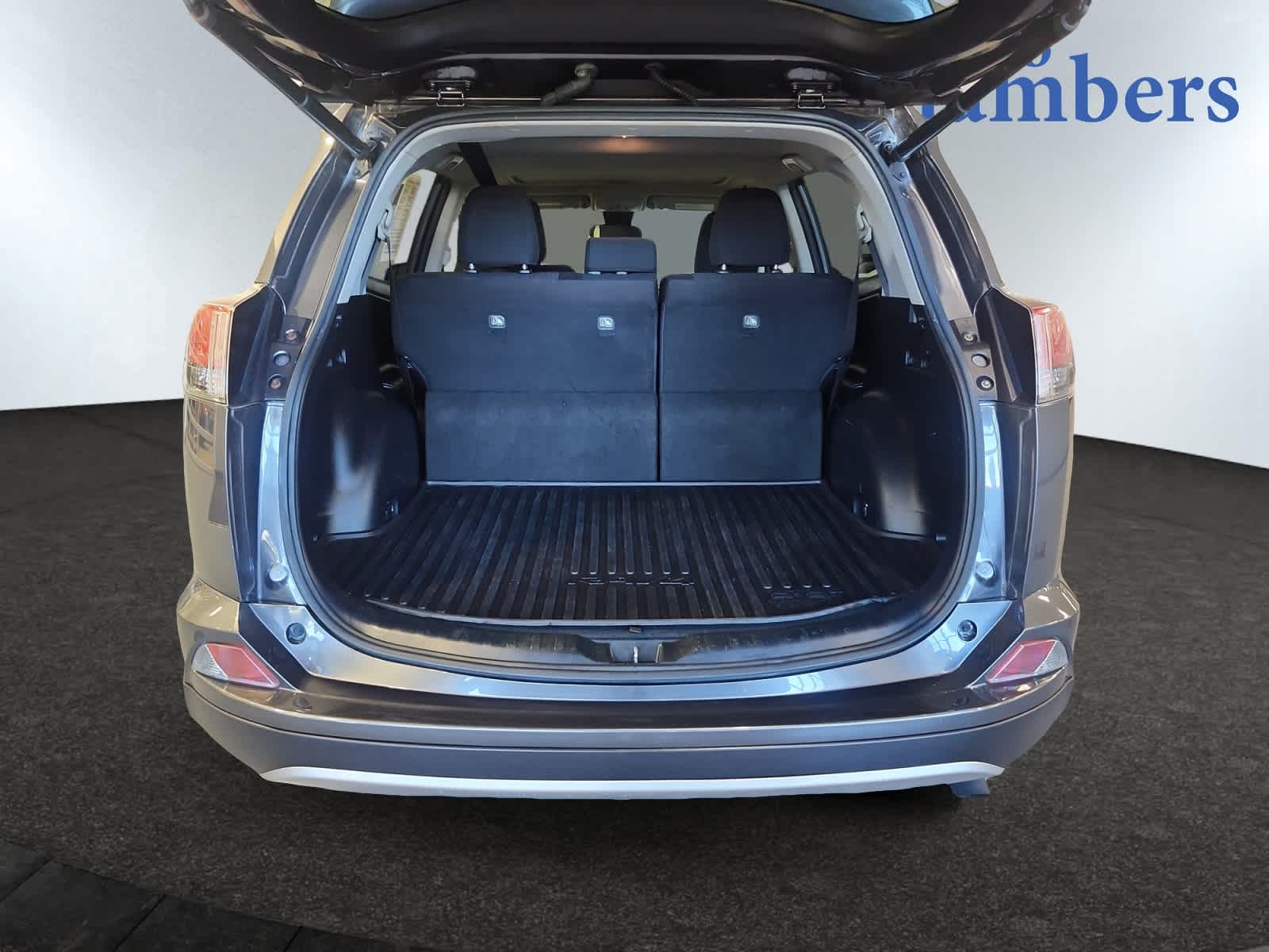 2018 Toyota RAV4 XLE photo 4