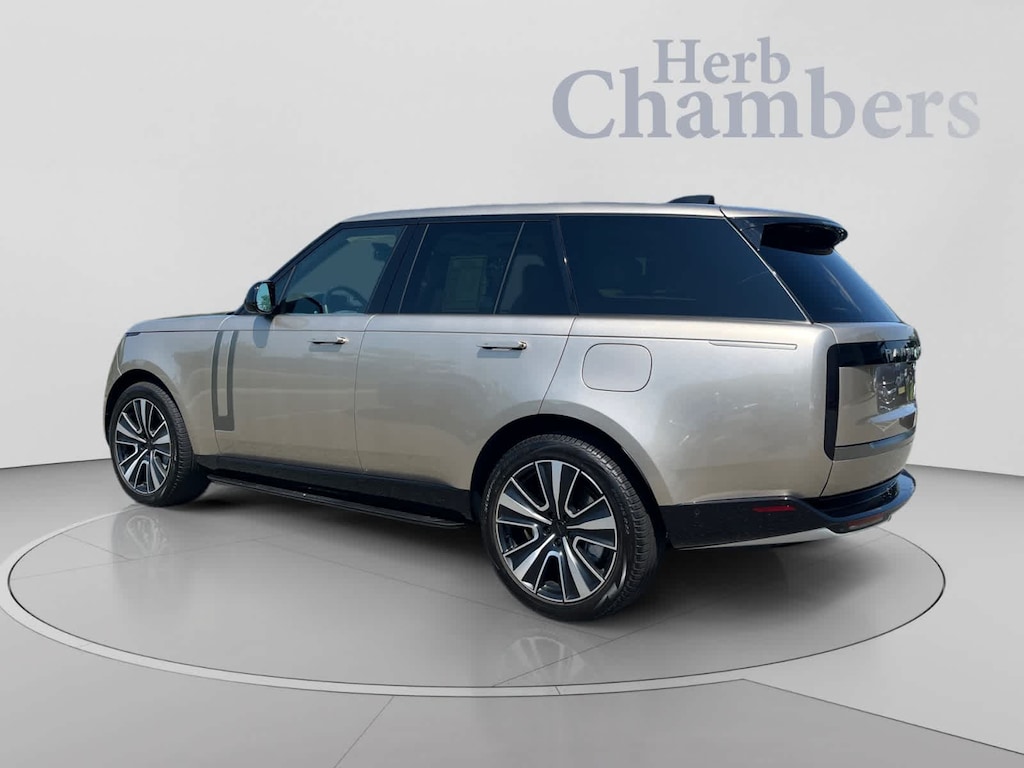Used 2026 Land Rover Range Rover P550e SE SUV