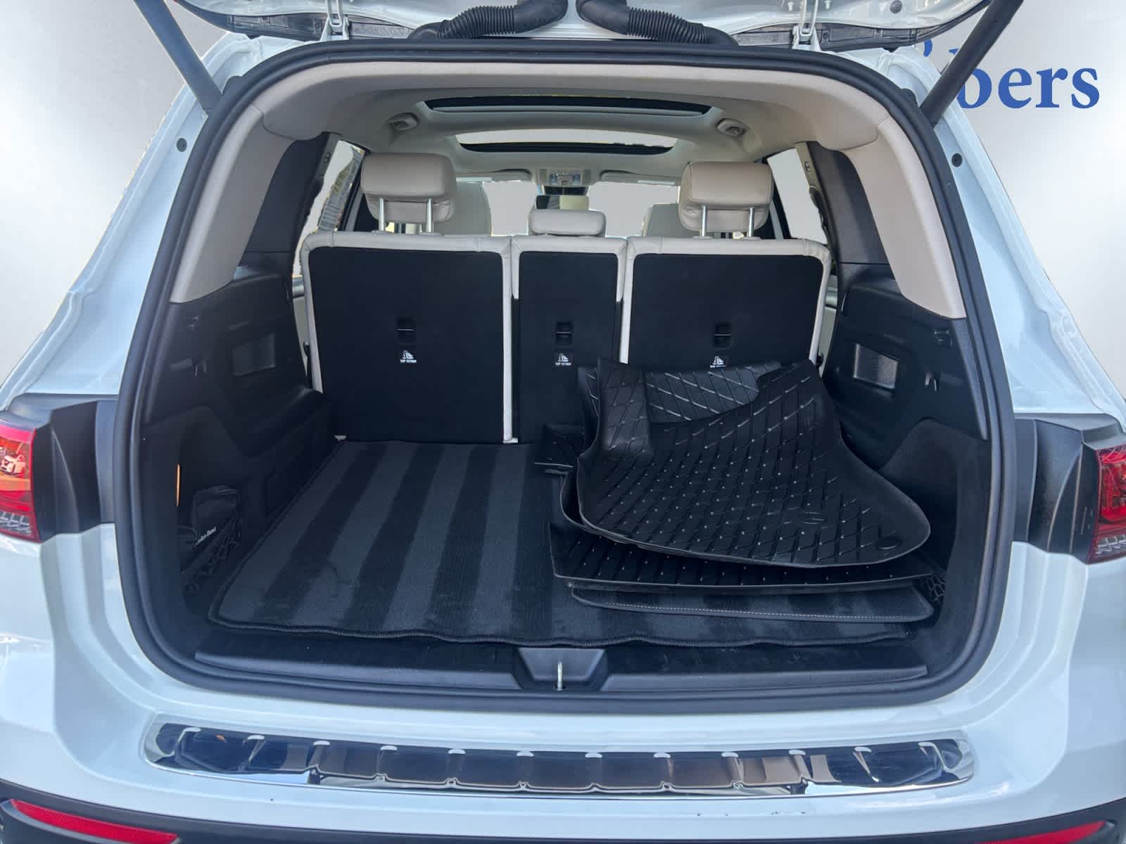 2022 Mercedes Benz GLB 250 4MATIC photo 4