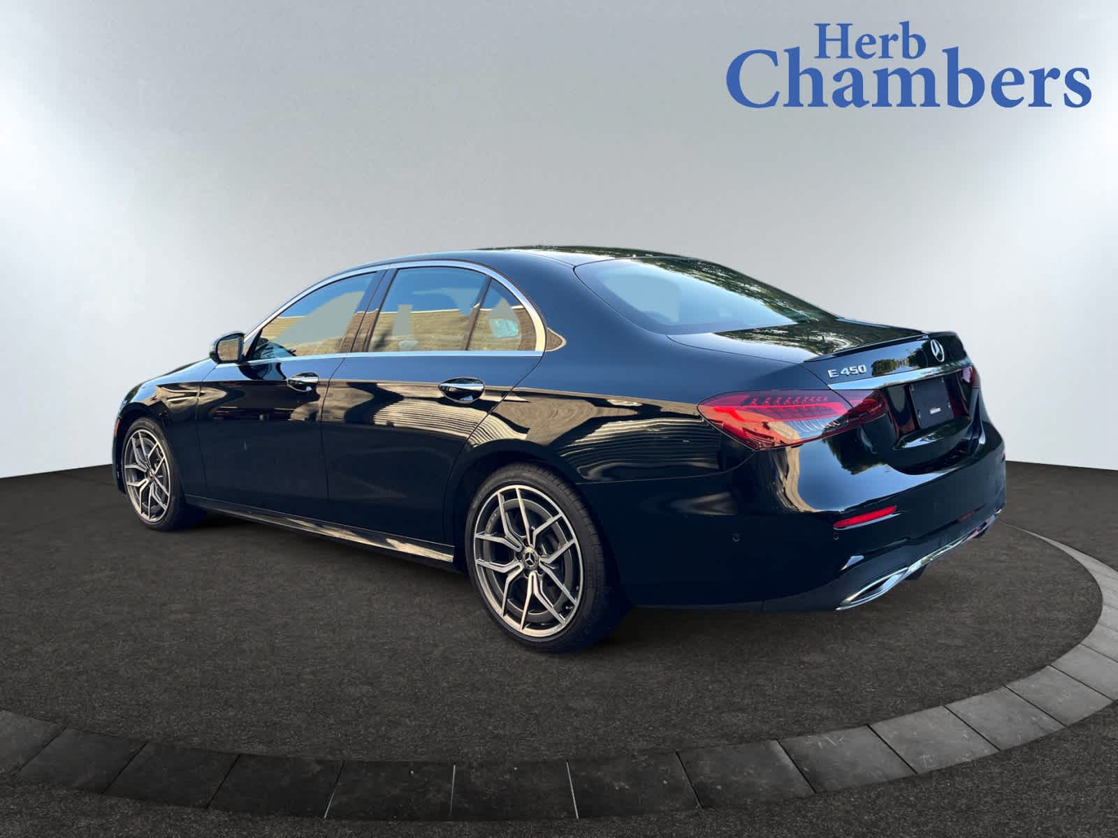 2022 Mercedes Benz E 450 4MATIC Sedan photo 3