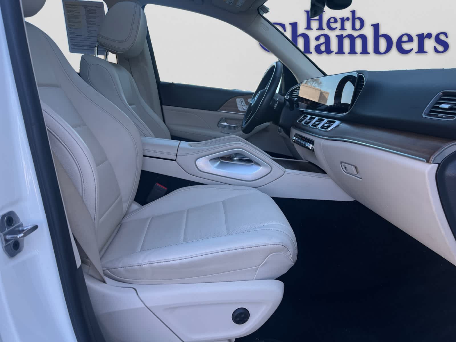 used 2024 Mercedes-Benz GLE 450 car, priced at $63,998