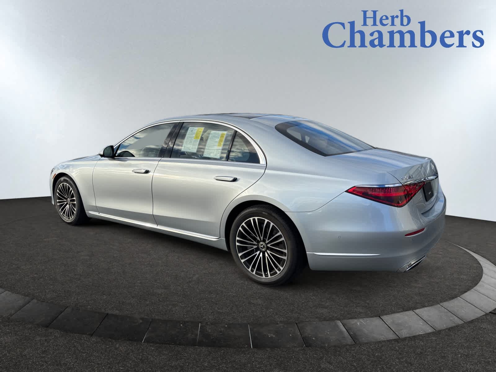 2022 Mercedes Benz S 580 4MATIC photo 3