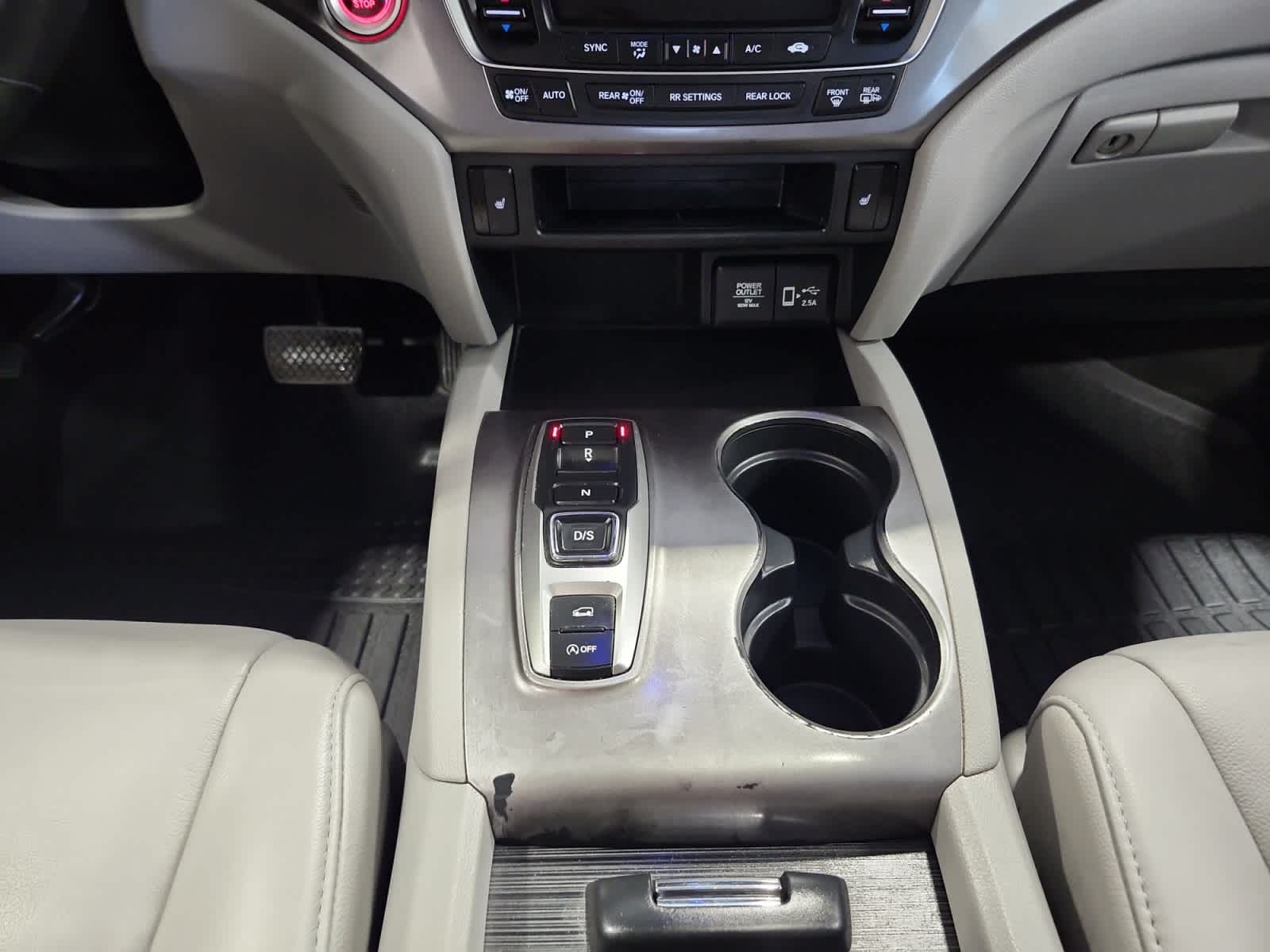 used 2022 Honda Pilot car, priced at $23,997