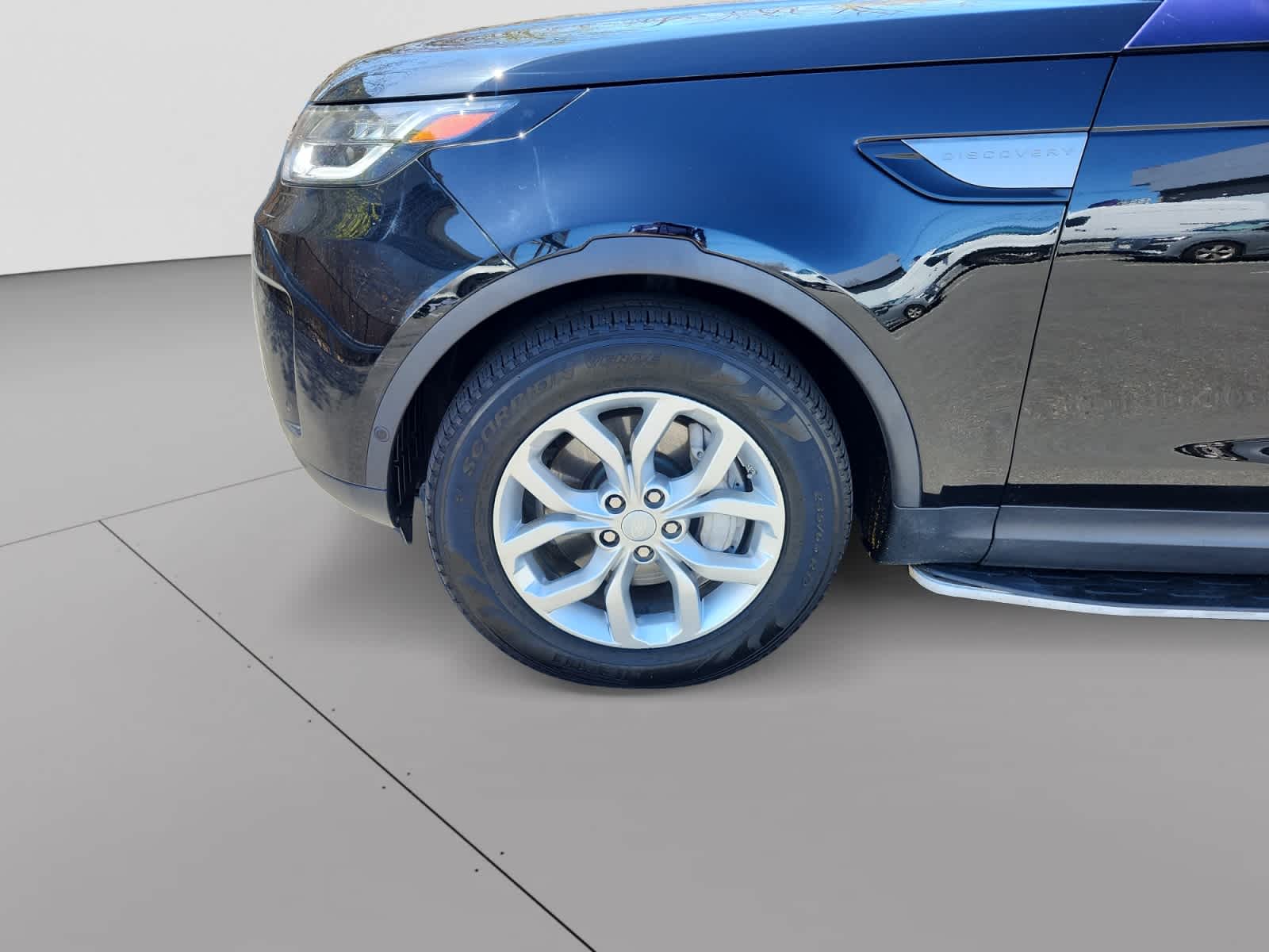 used 2019 Land Rover Discovery car, priced at $13,997