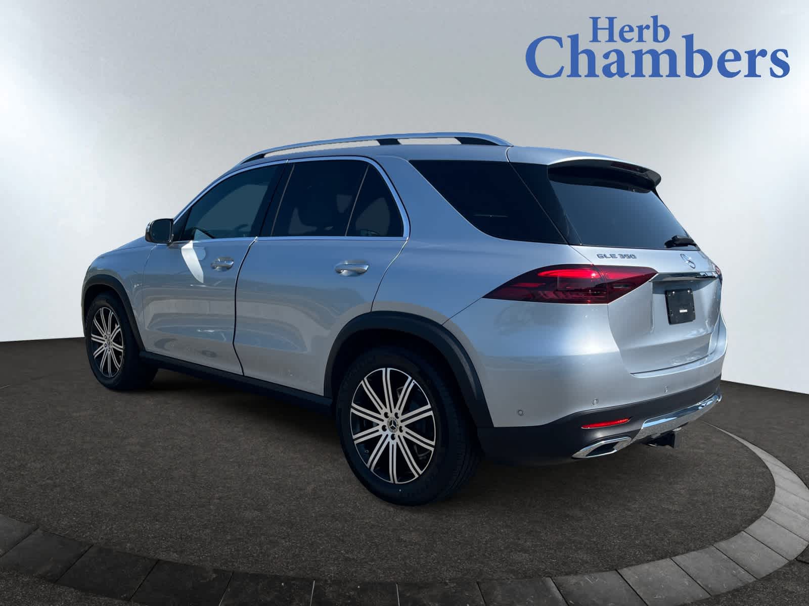 2025 Mercedes Benz GLE 350 4MATIC photo 2