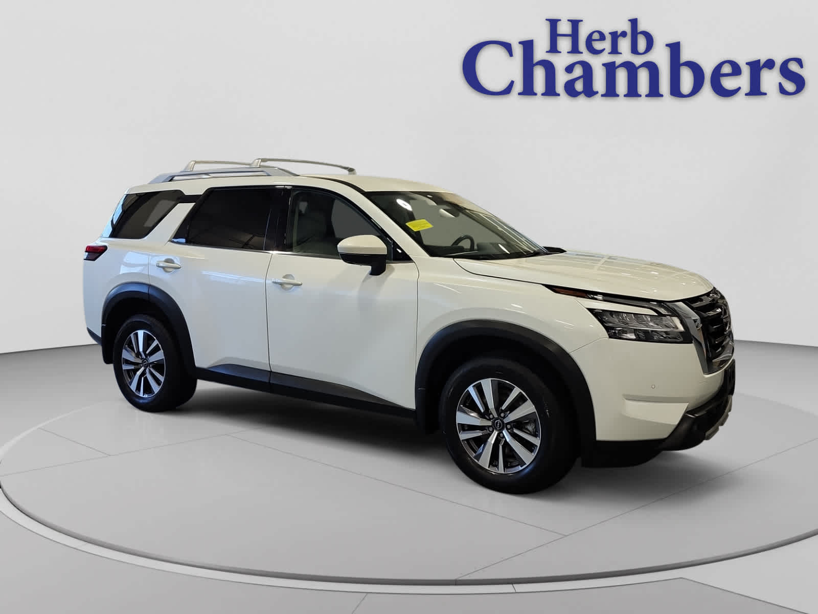 2023 Nissan Pathfinder SL 4WD's photo