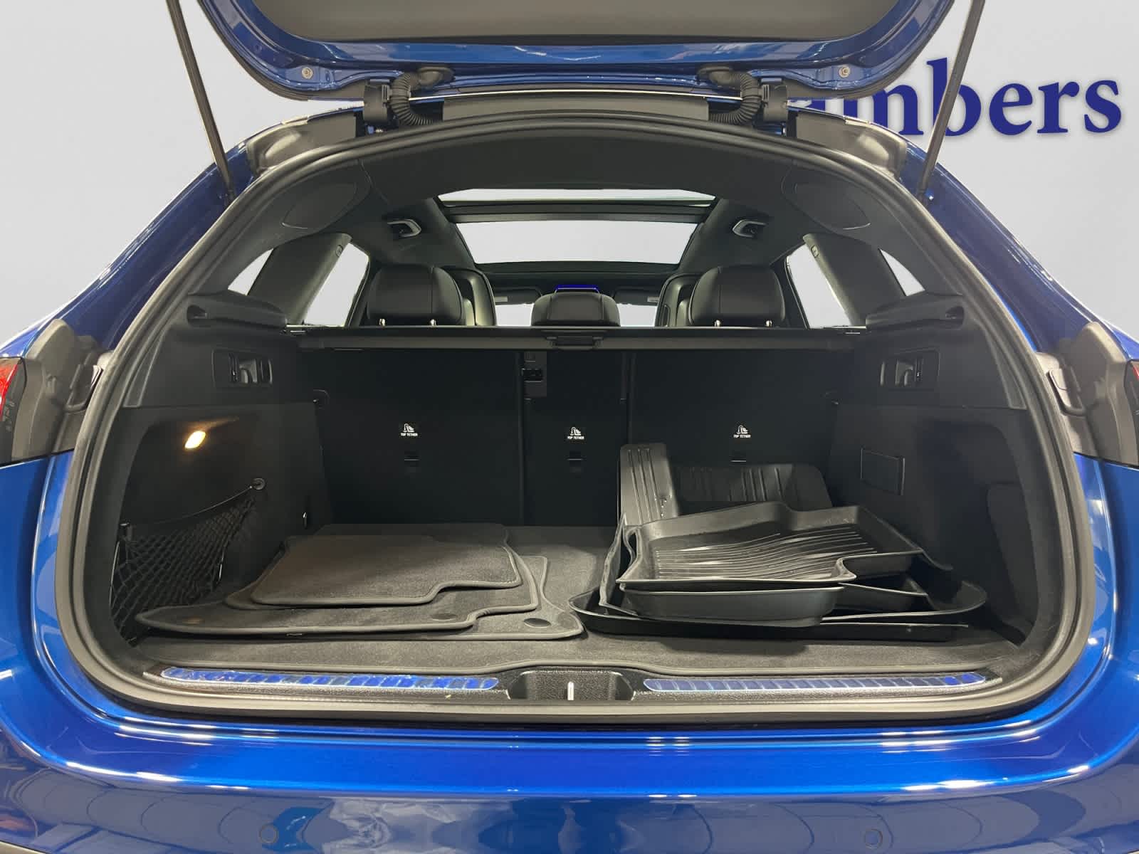 2025 Mercedes Benz GLC 300 4MATIC photo 4