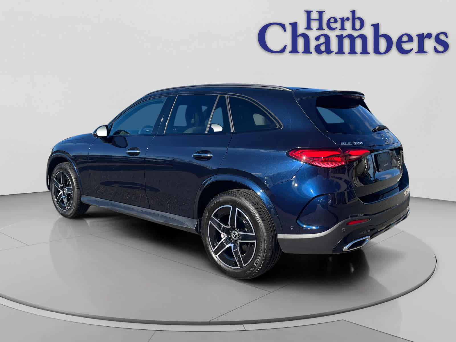 2023 Mercedes Benz GLC 300 4MATIC photo 3