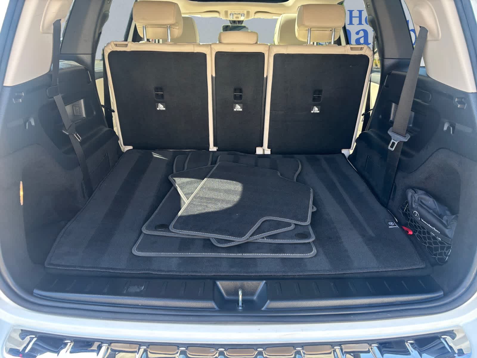 2023 Mercedes Benz GLB 250 4MATIC photo 2