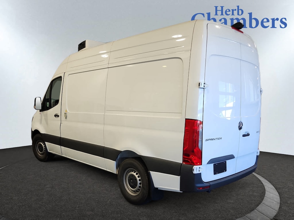 New 2025 Mercedes-Benz Sprinter 2500 Standard Roof 4-Cyl Diesel Van Cargo Van