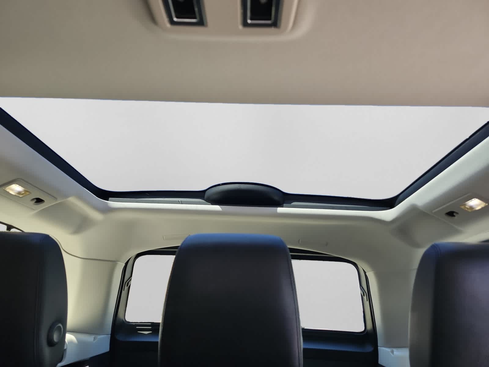 used 2019 Land Rover Discovery car, priced at $13,997