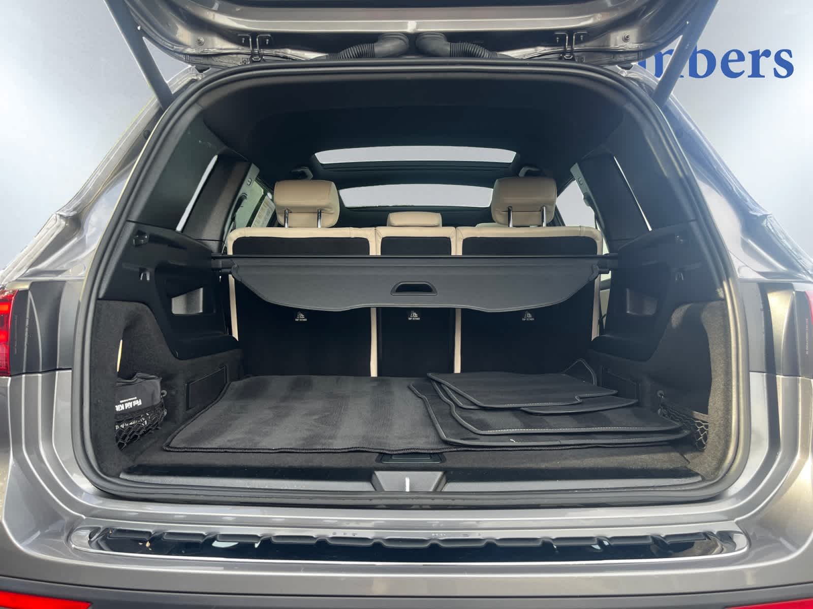 2024 Mercedes Benz GLB 250 4MATIC photo 4