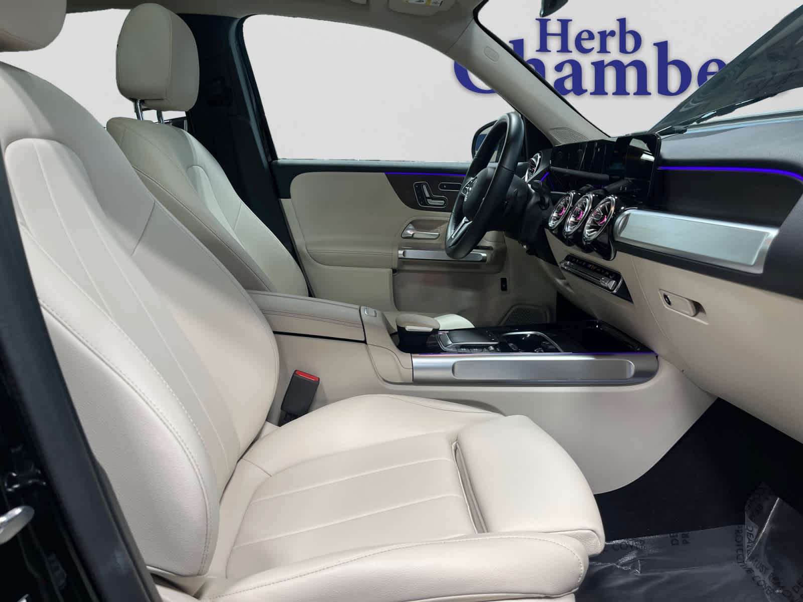 used 2023 Mercedes-Benz GLB 250 car, priced at $33,998