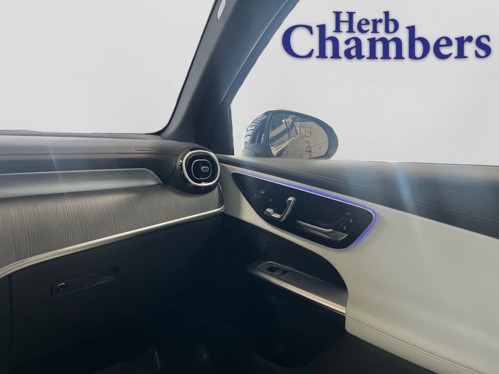 used 2024 Mercedes-Benz GLC 300 car, priced at $45,598