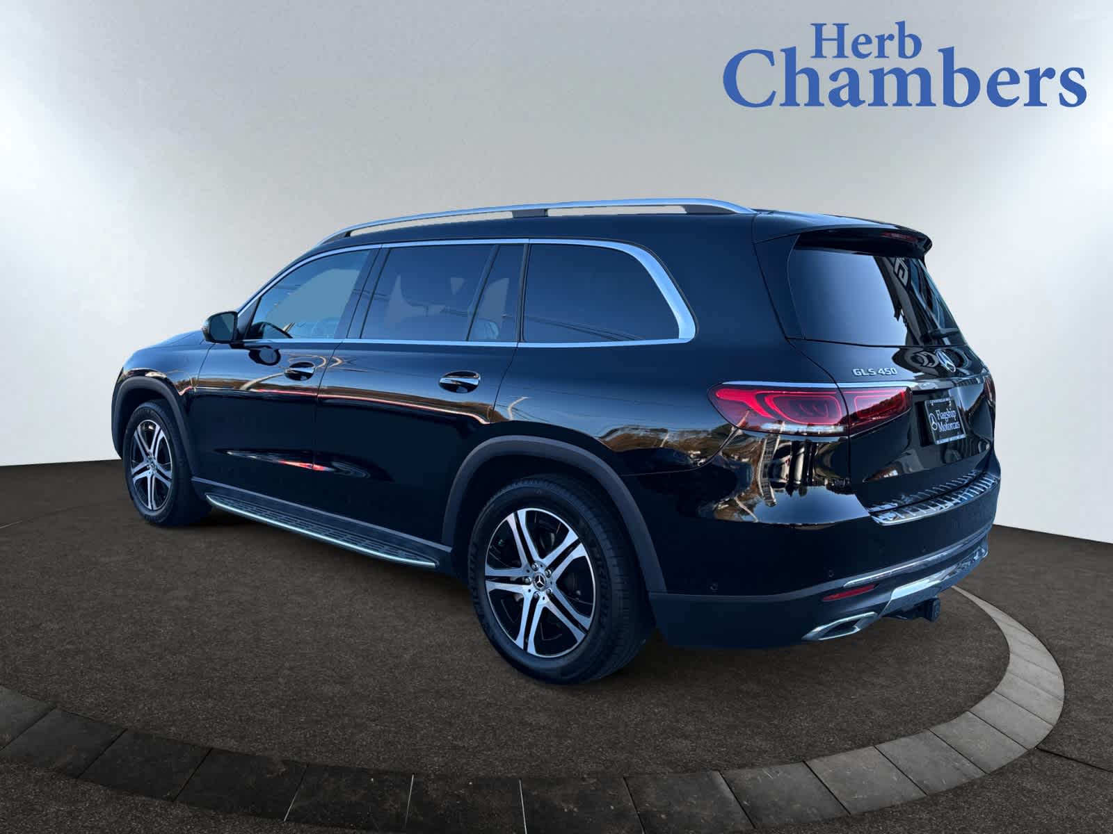 2023 Mercedes Benz GLS 450 4MATIC photo 3