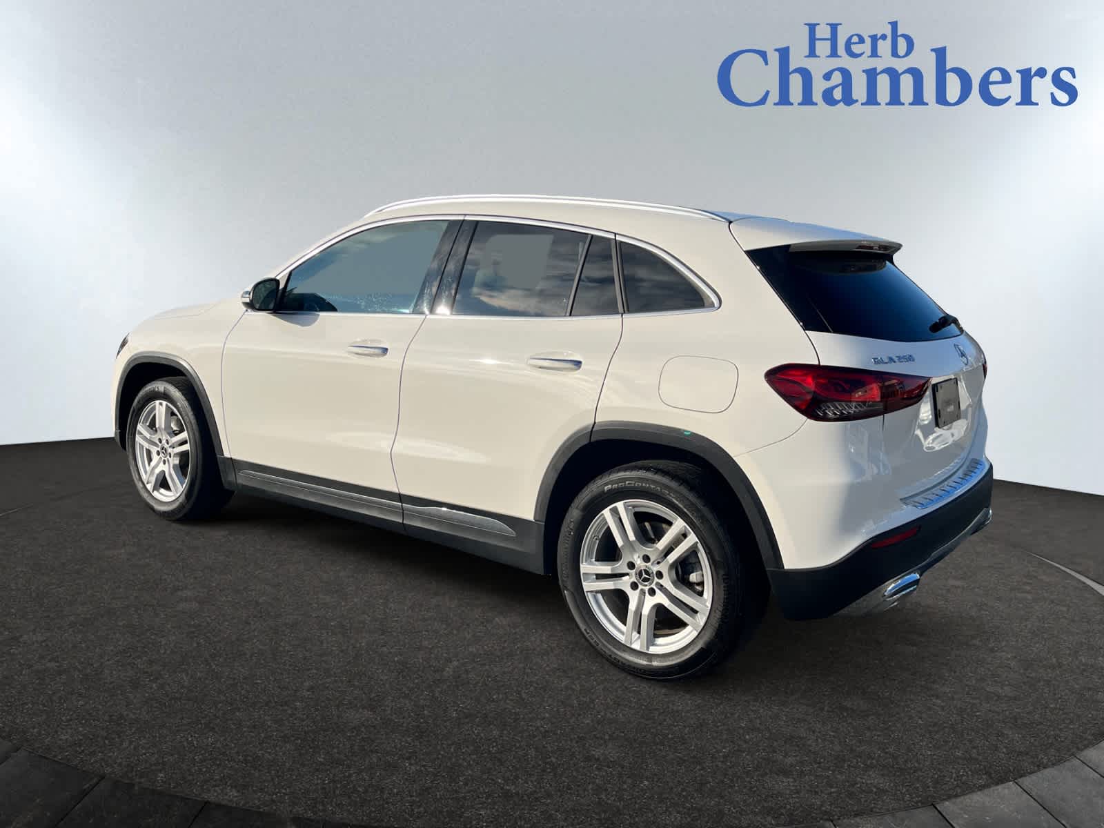 2023 Mercedes Benz GLA 250 4MATIC photo 3