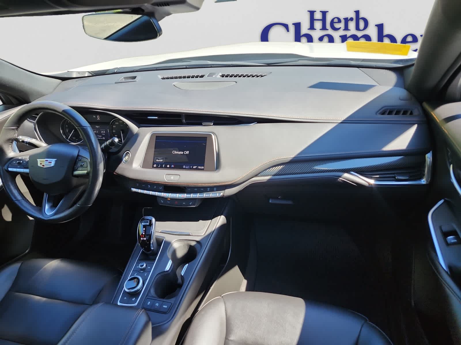 used 2022 Cadillac XT4 car, priced at $27,397