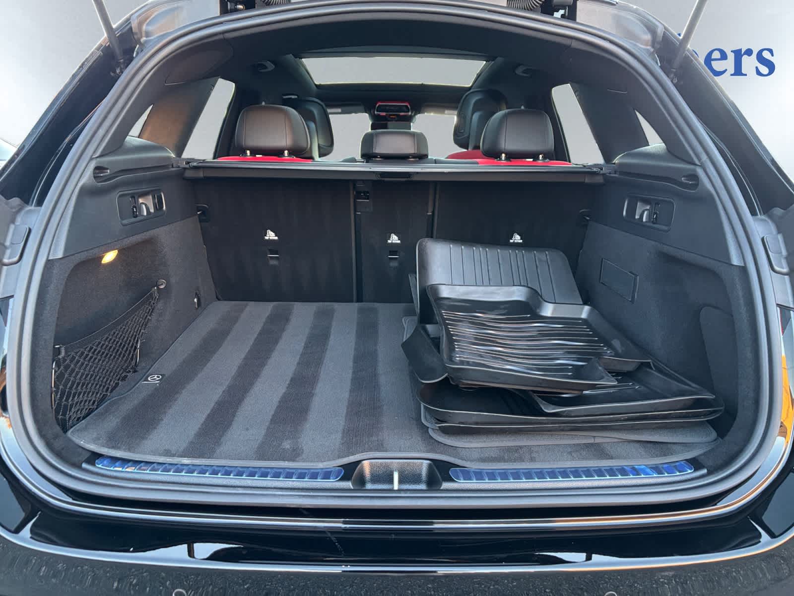 2025 Mercedes Benz GLC 300 4MATIC photo 4