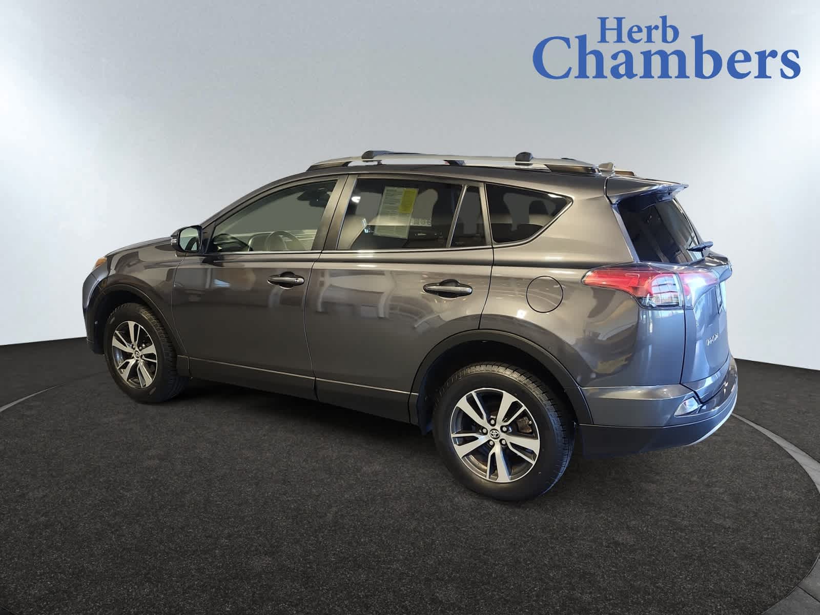 2018 Toyota RAV4 XLE photo 3