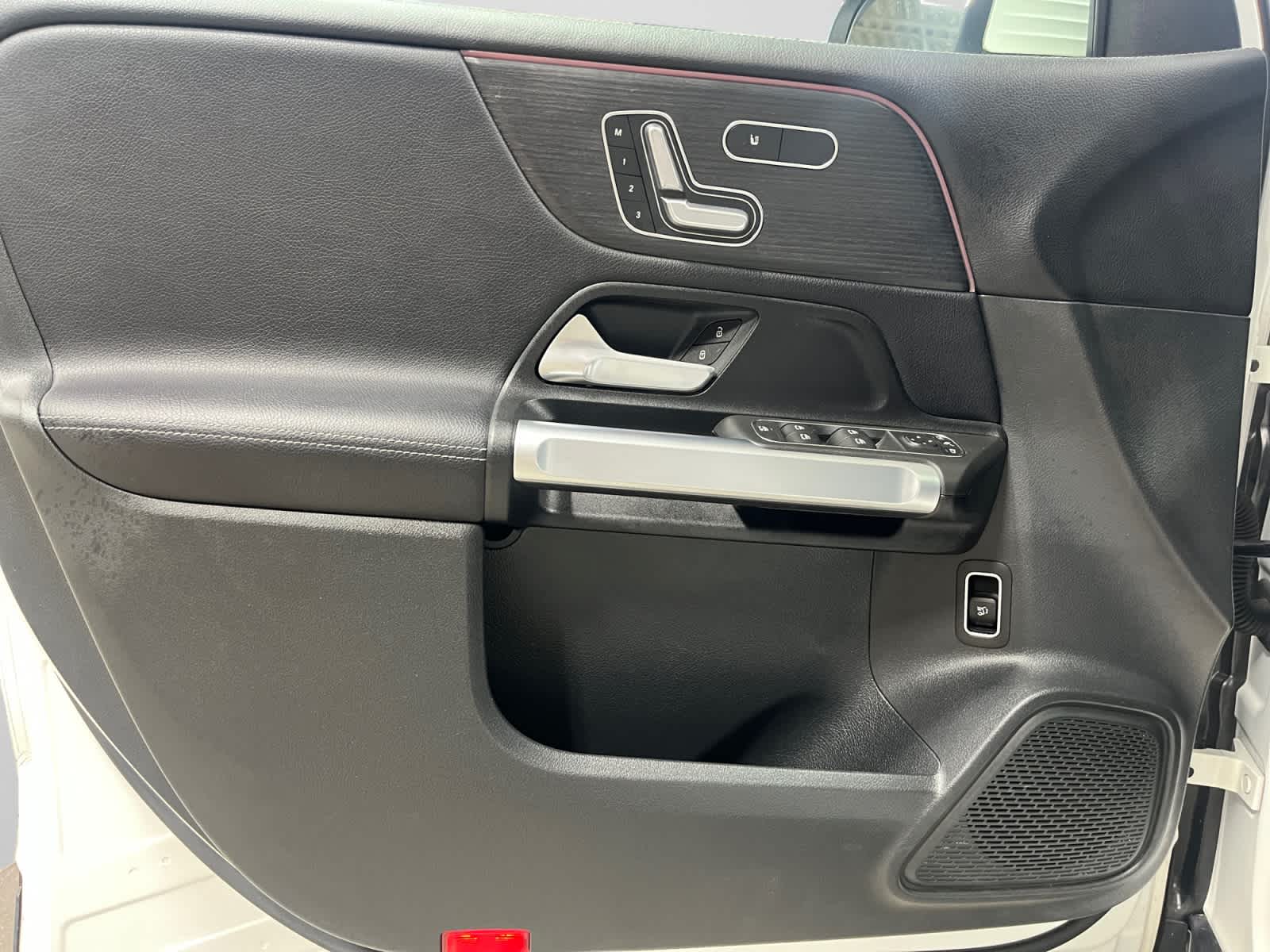 used 2023 Mercedes-Benz GLB 250 car, priced at $33,998