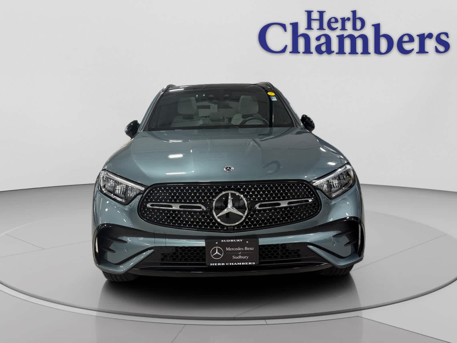 2025 Mercedes Benz GLC 300 4MATIC photo 2