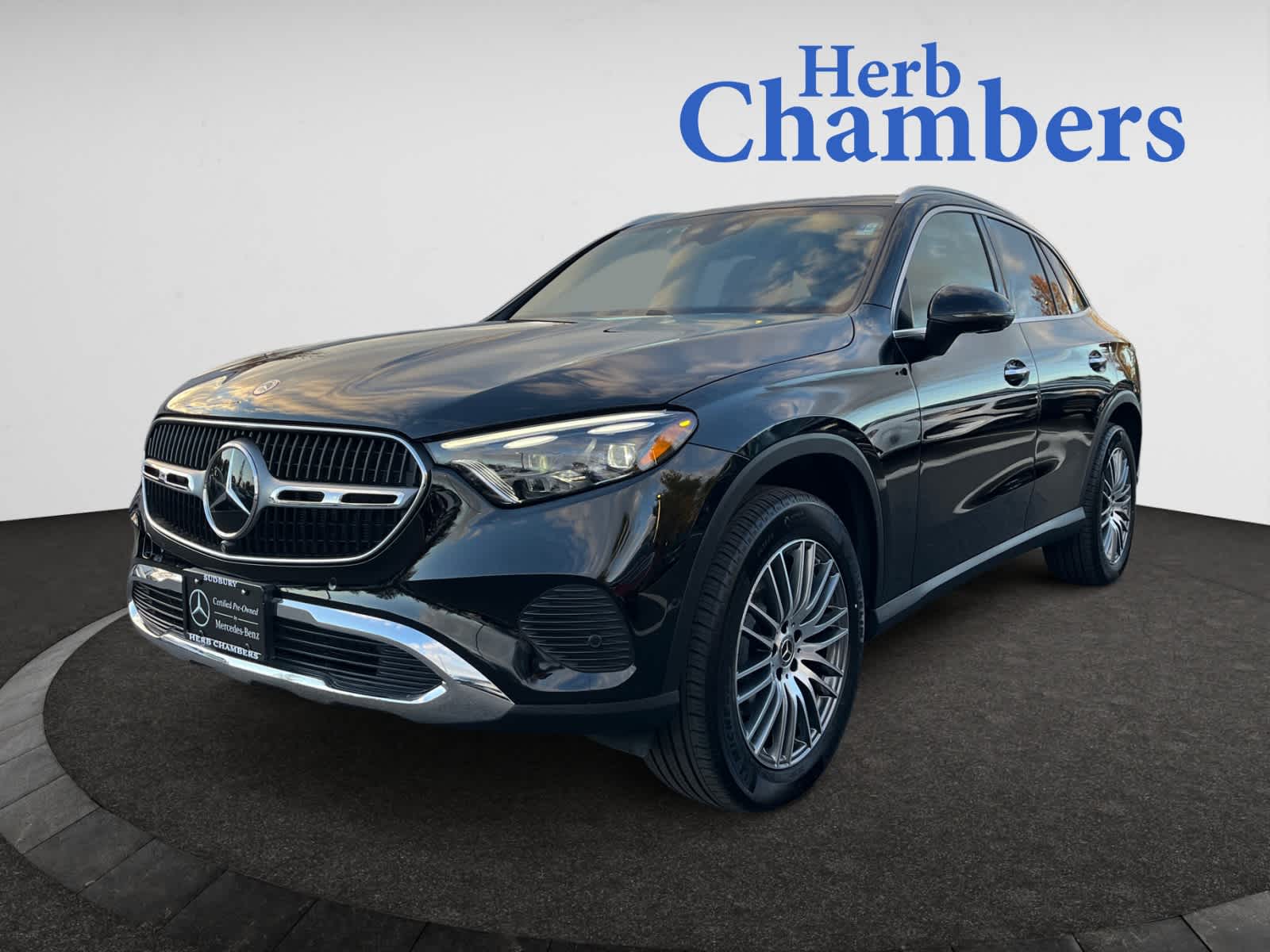 2025 Mercedes Benz GLC 300 4MATIC photo 4