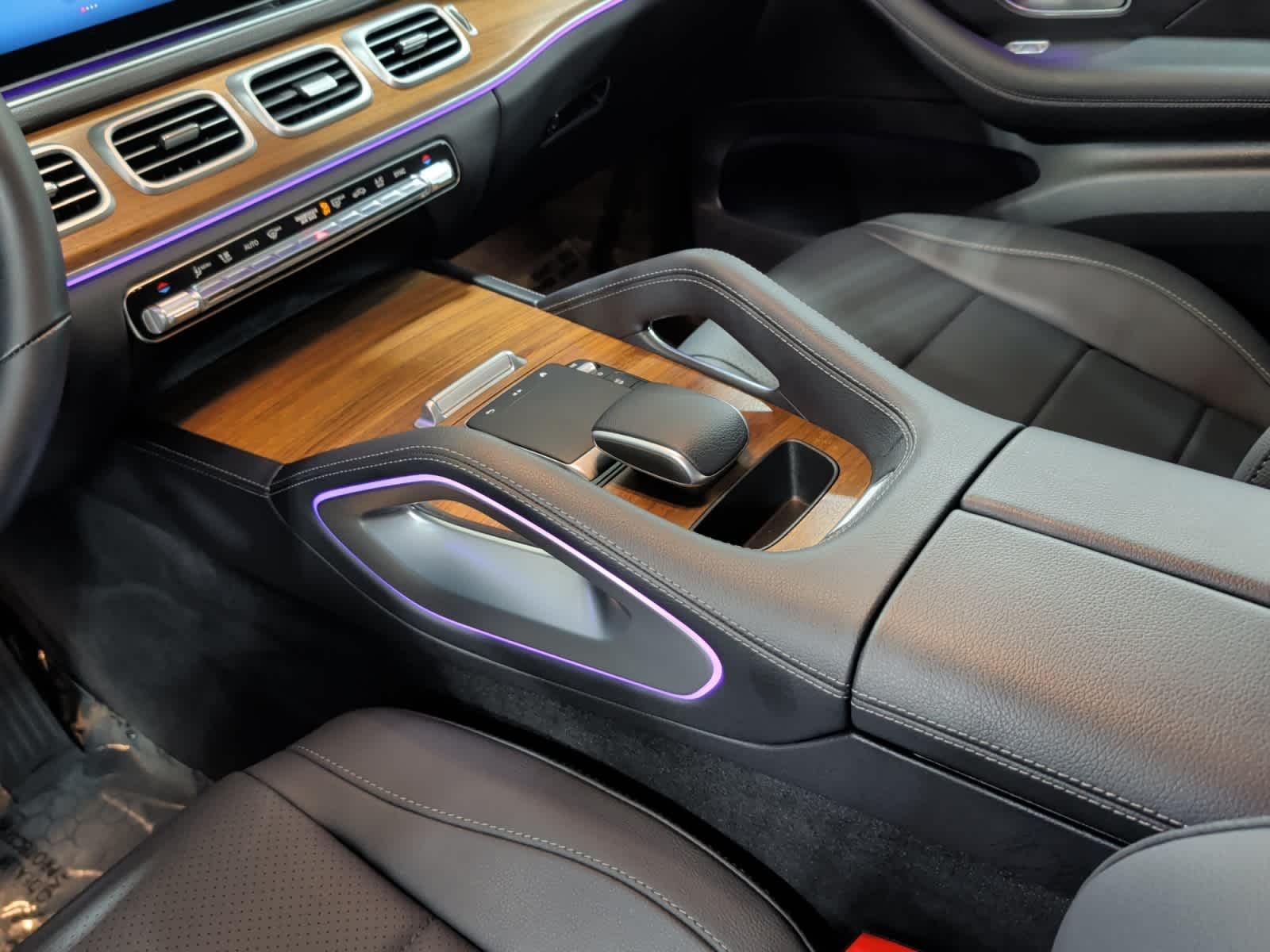 used 2025 Mercedes-Benz GLE 450 car, priced at $67,998