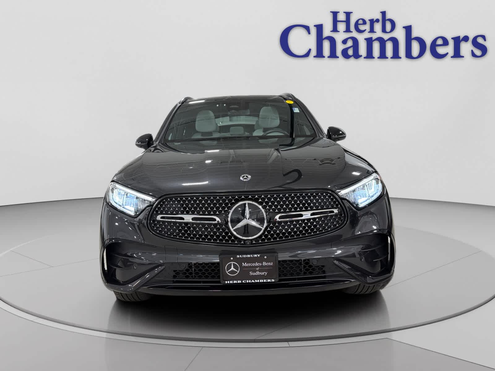 2025 Mercedes Benz GLC 300 4MATIC photo 2