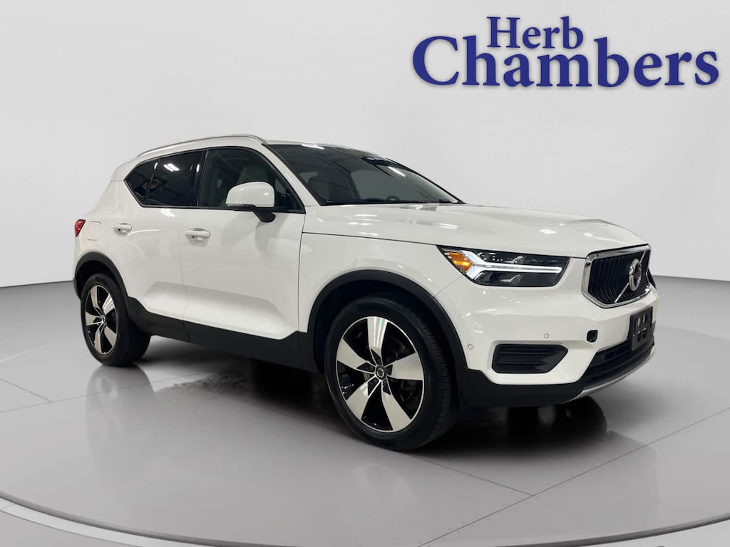 Used 2019 Volvo XC40 T5 Momentum SUV