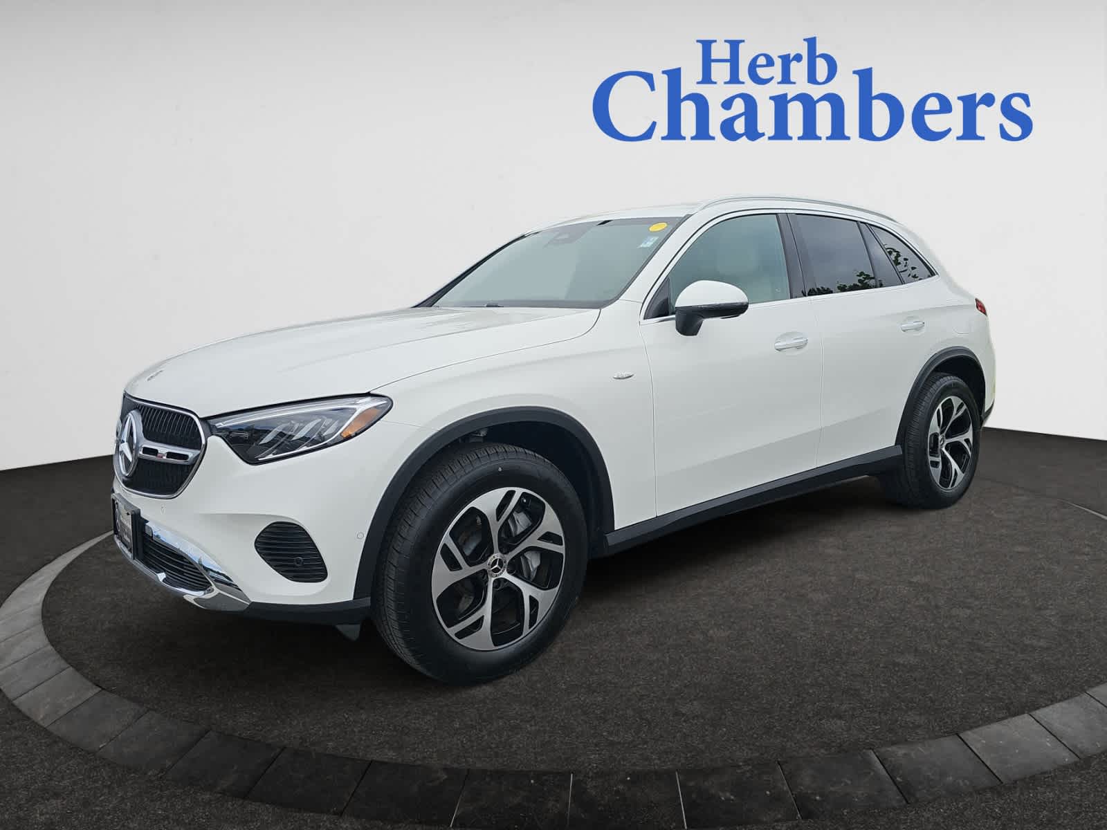 2025 Mercedes Benz GLC 350e 4MATIC photo 4