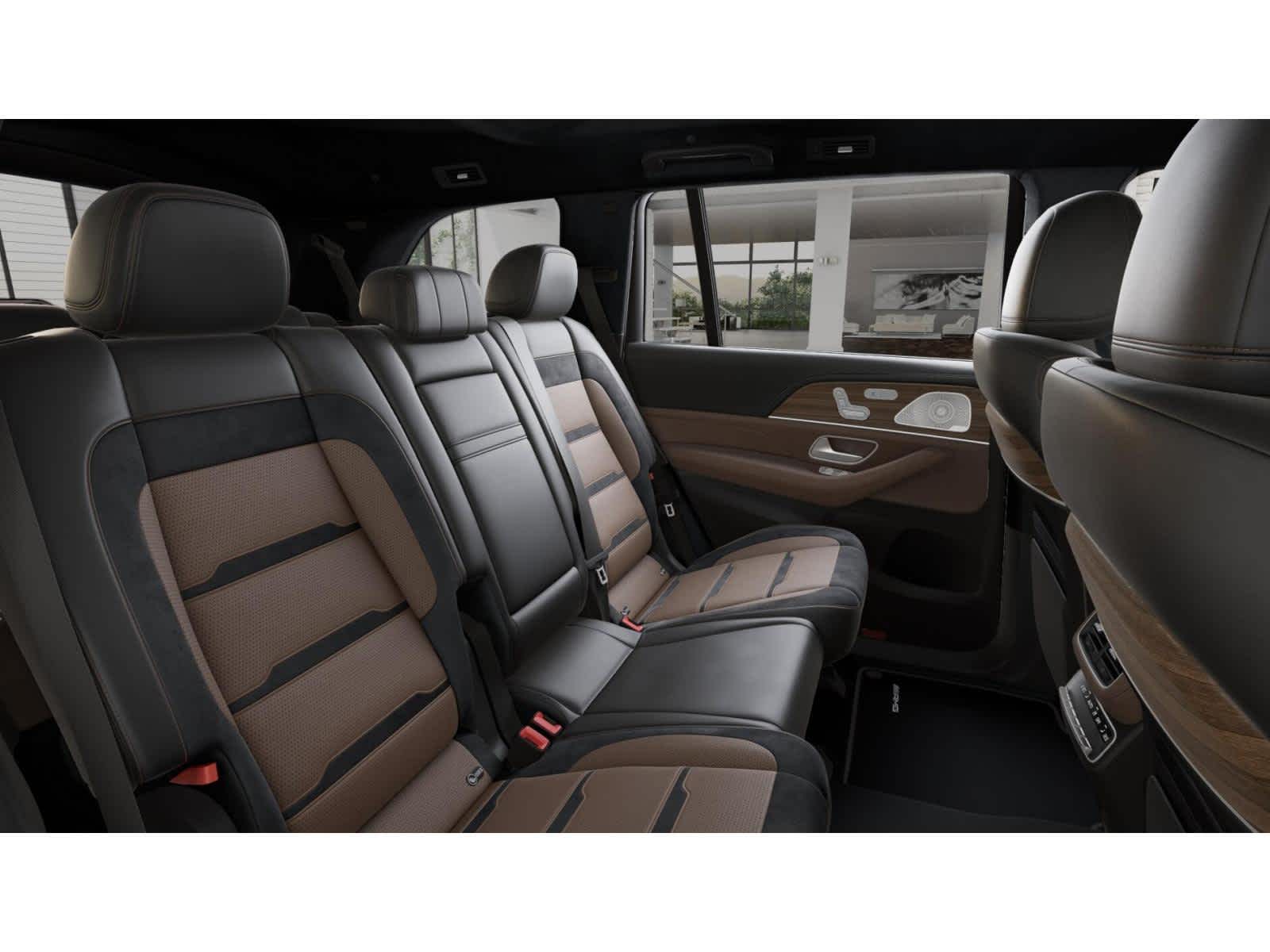 2026 Mercedes Benz GLS AMG 63 4MATIC photo 4