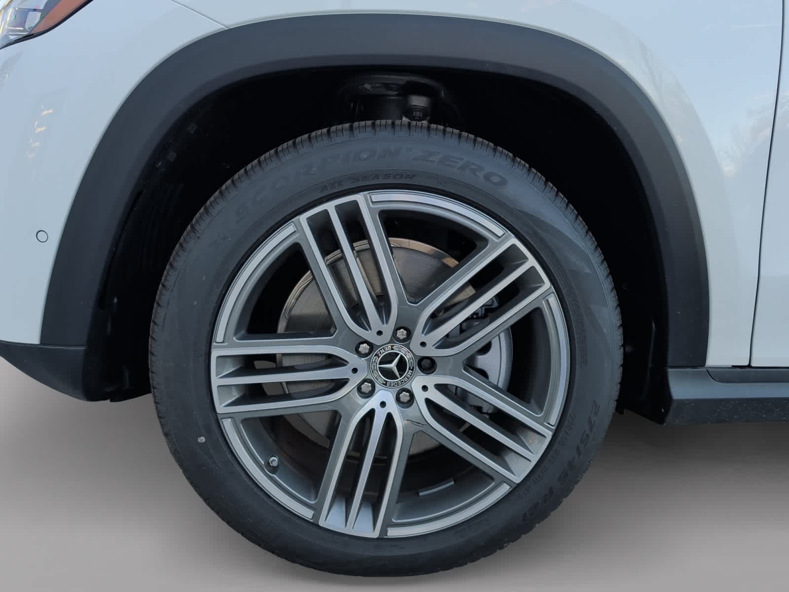 new 2026 Mercedes-Benz GLS 450 car