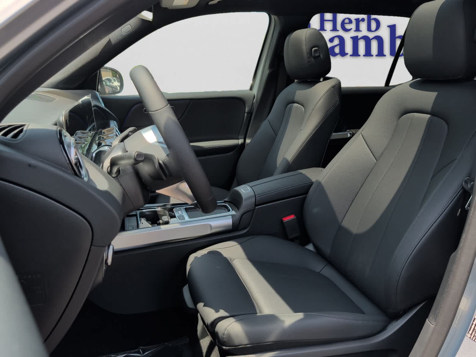 new 2026 Mercedes-Benz GLB 250 car