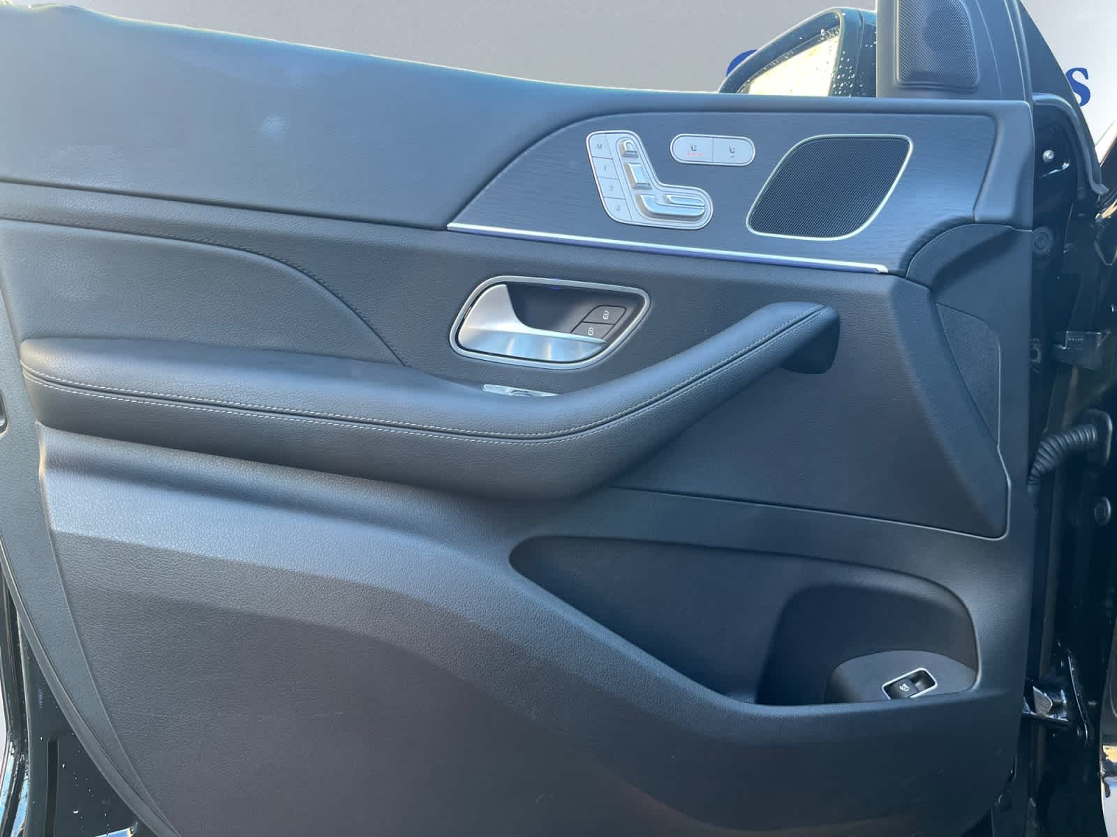 used 2024 Mercedes-Benz GLE 350 car, priced at $53,988