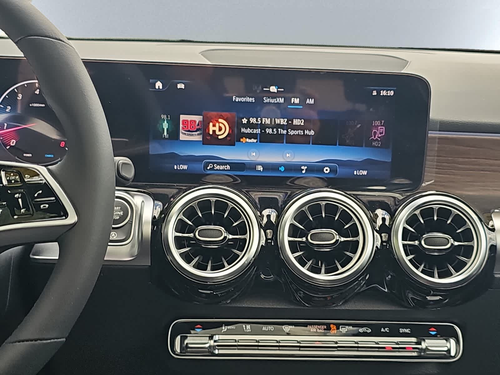 new 2026 Mercedes-Benz GLB 250 car