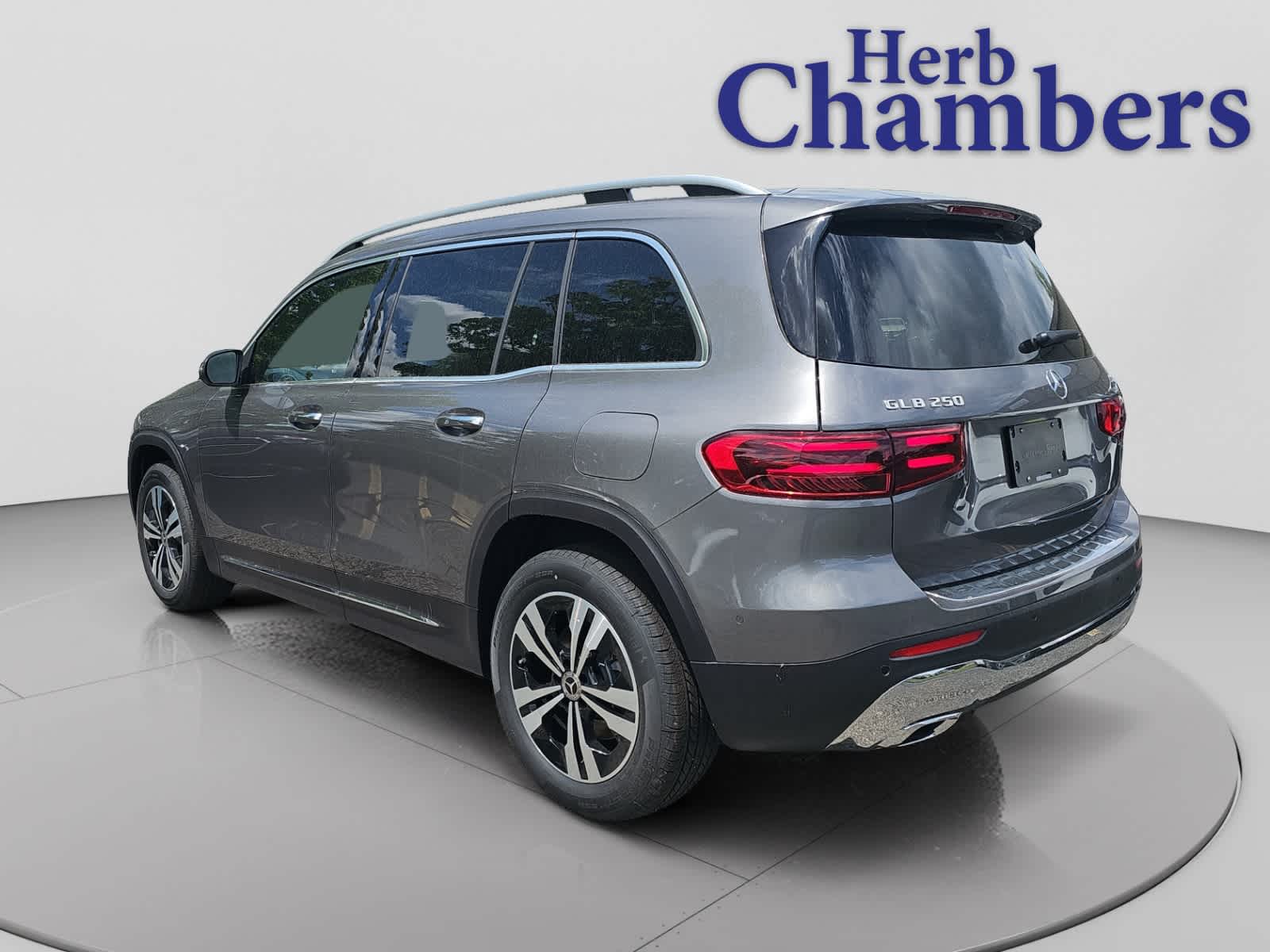 new 2026 Mercedes-Benz GLB 250 car
