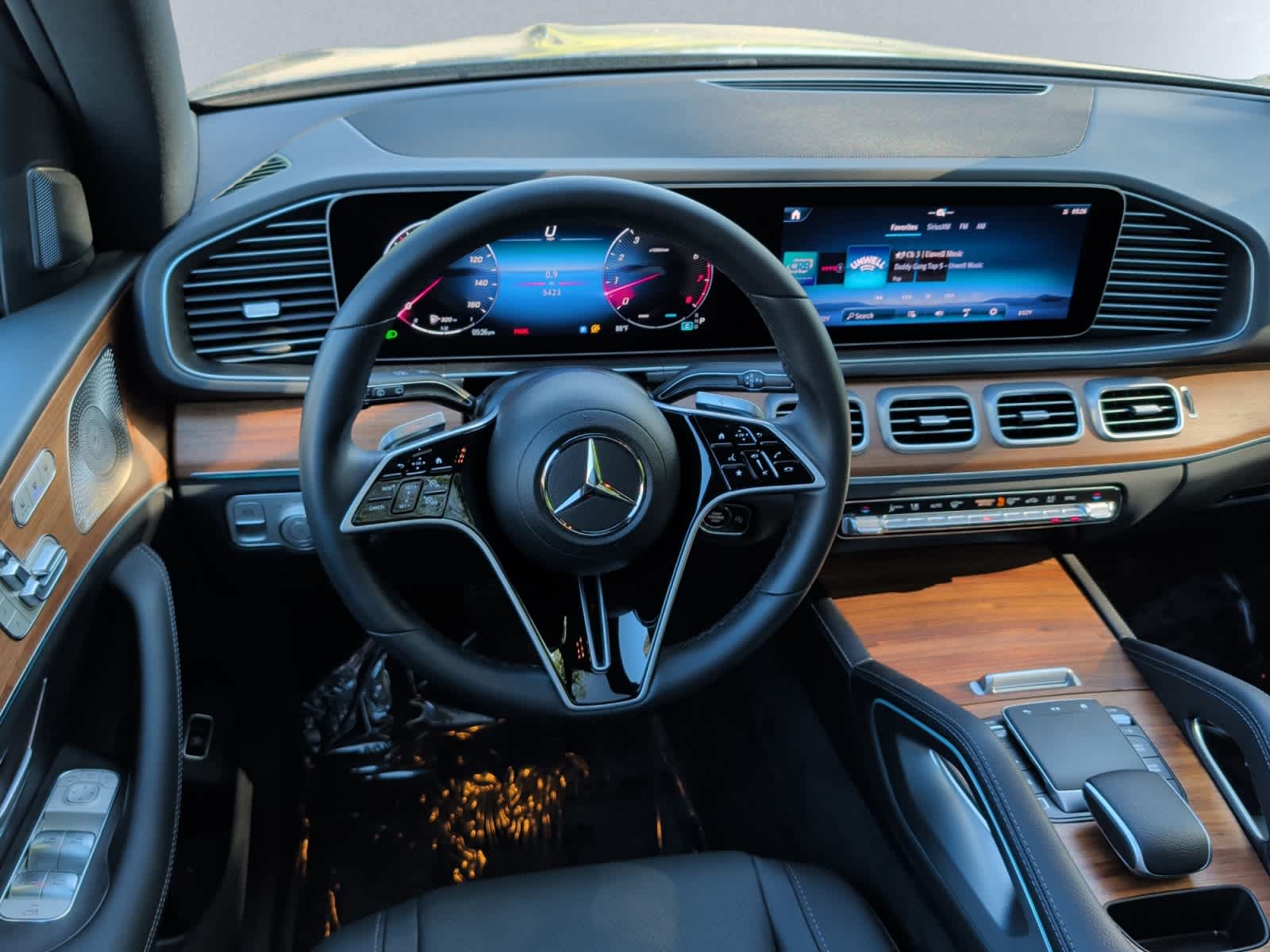 used 2026 Mercedes-Benz GLE 350 car, priced at $59,998