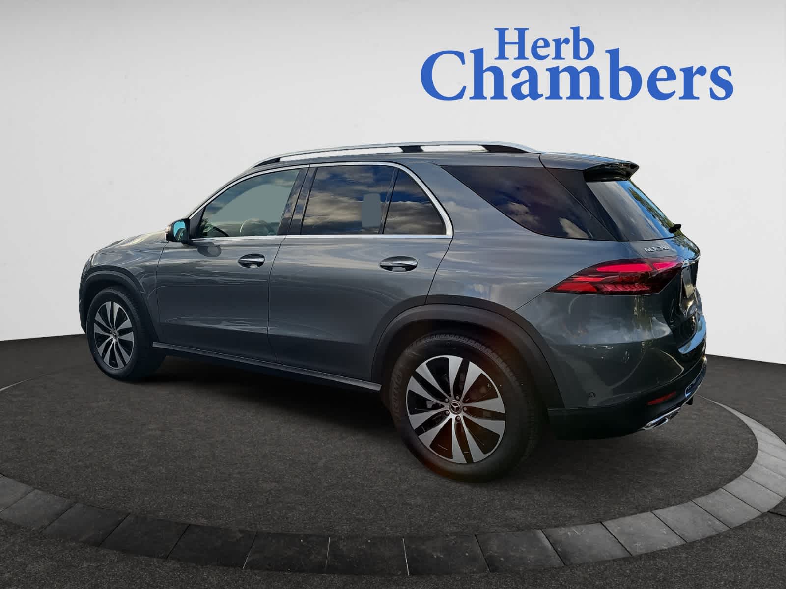 2025 Mercedes Benz GLE 350 4MATIC photo 3