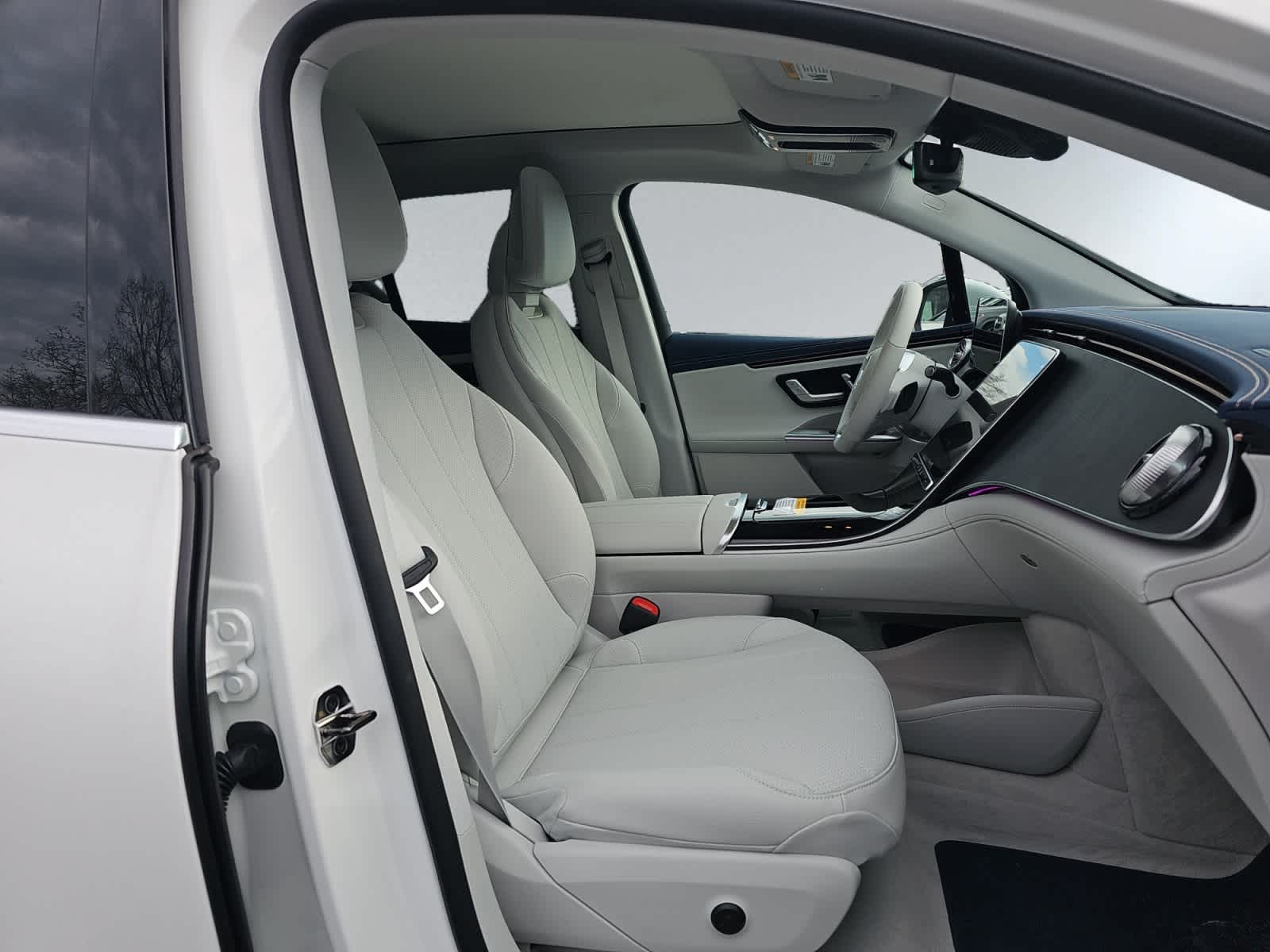 new 2026 Mercedes-Benz EQE 320 SUV car