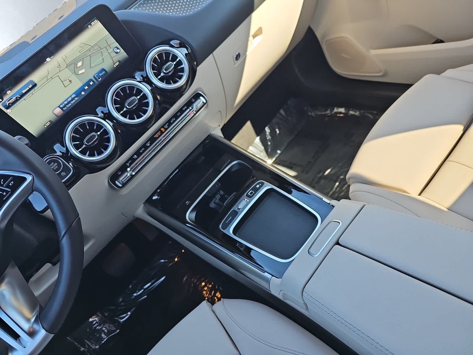 used 2025 Mercedes-Benz GLA 250 car, priced at $37,498