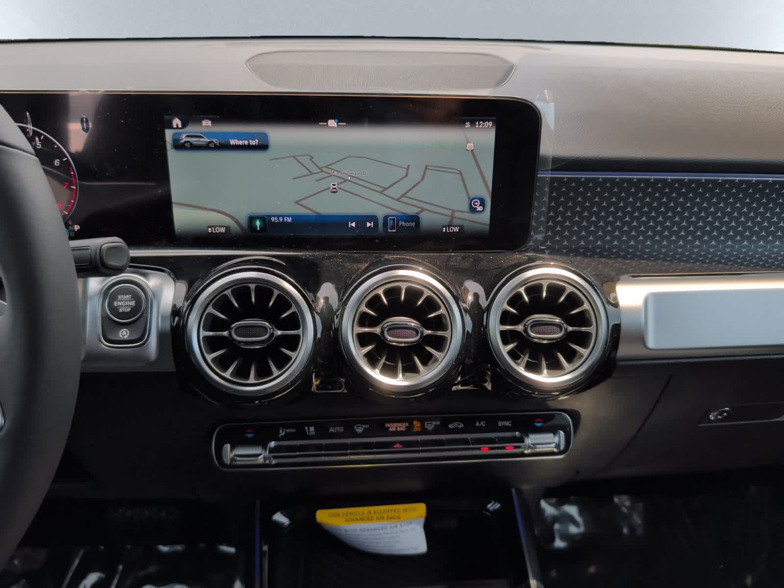 new 2026 Mercedes-Benz GLB 250 car
