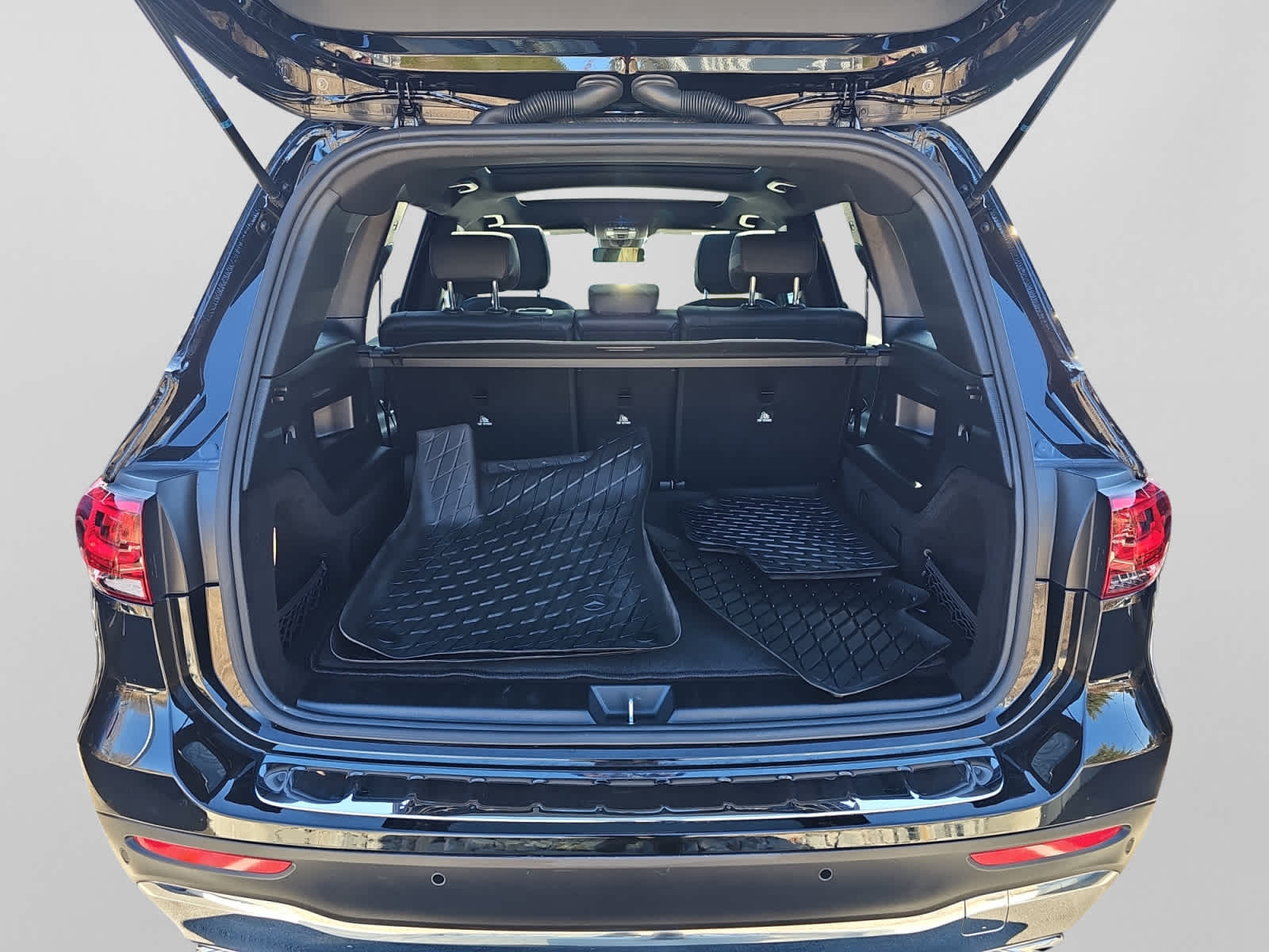 used 2022 Mercedes-Benz GLB 250 car, priced at $28,798