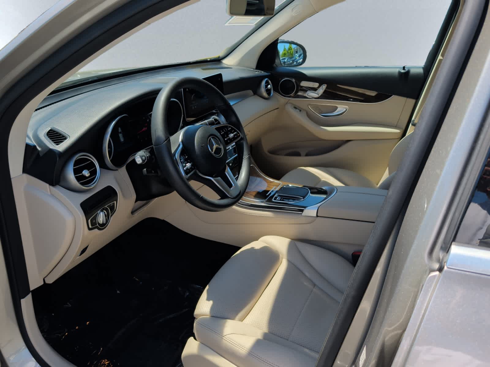 used 2020 Mercedes-Benz GLC 300 car, priced at $22,298