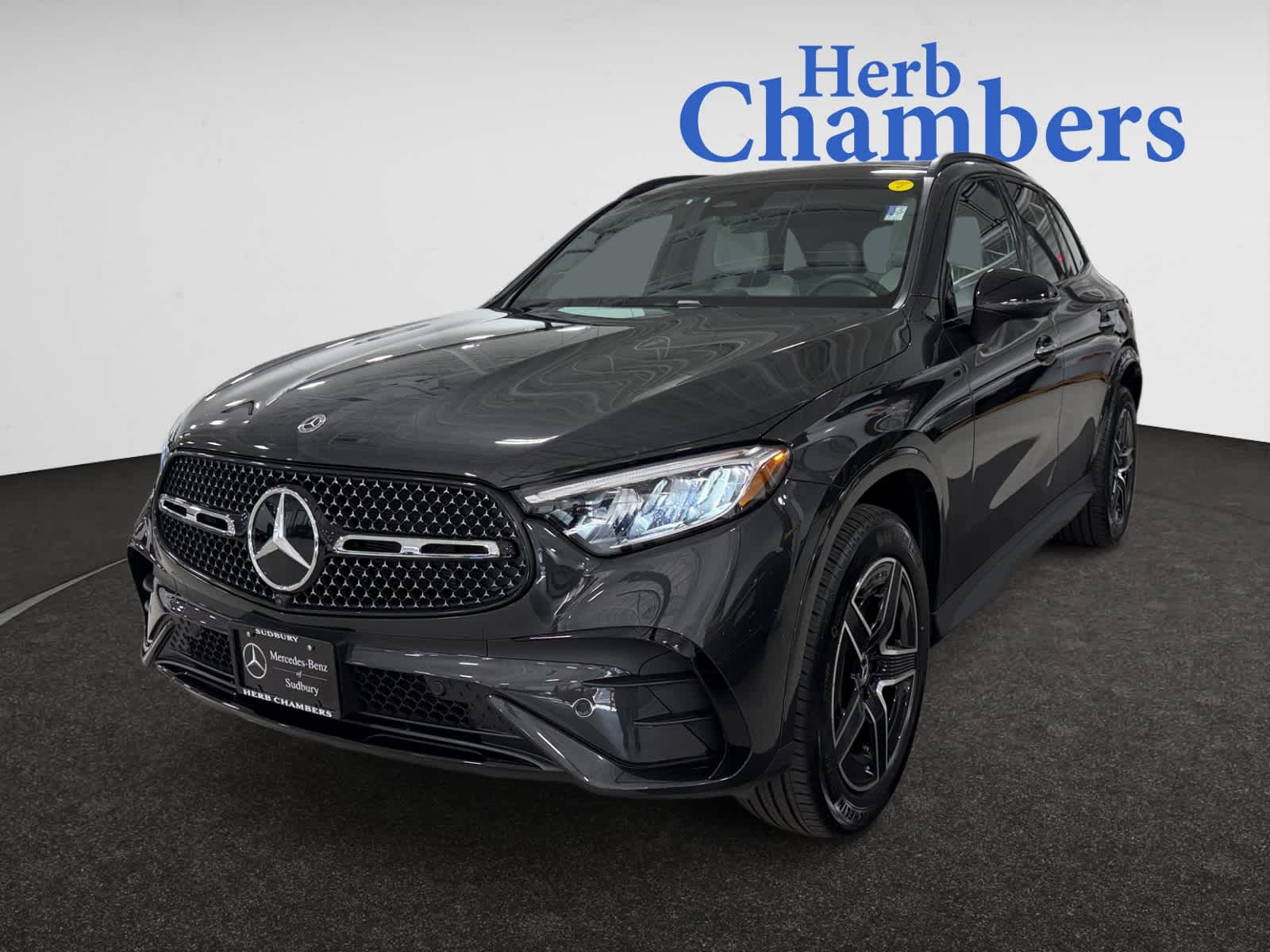 2025 Mercedes Benz GLC 300 4MATIC photo 3